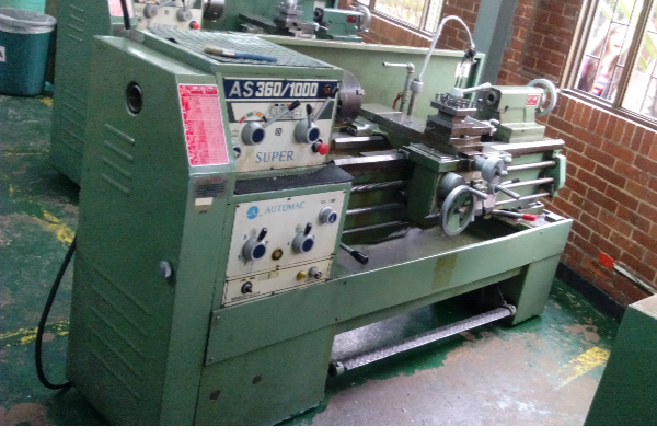 Imagen equipo Torno horizontal